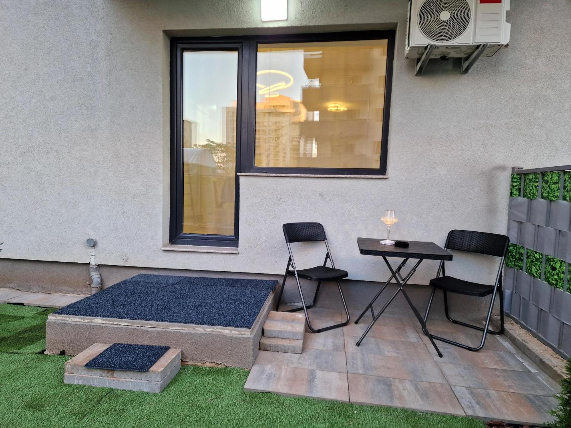 Studio&Garden! Rosu Bagian luar foto
